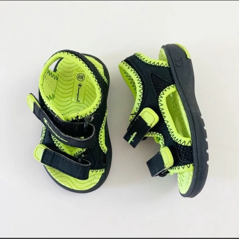 ▪️Champion Infant Strap Sandals & Havaianas Sandals Bundle ~ 4 & 5